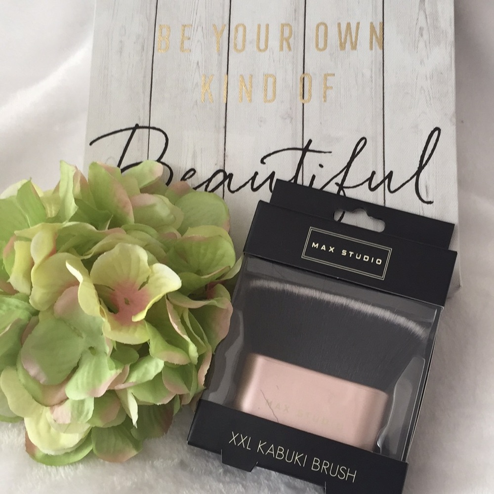 Max Studio XXL Kabuki Brush Rose Gold